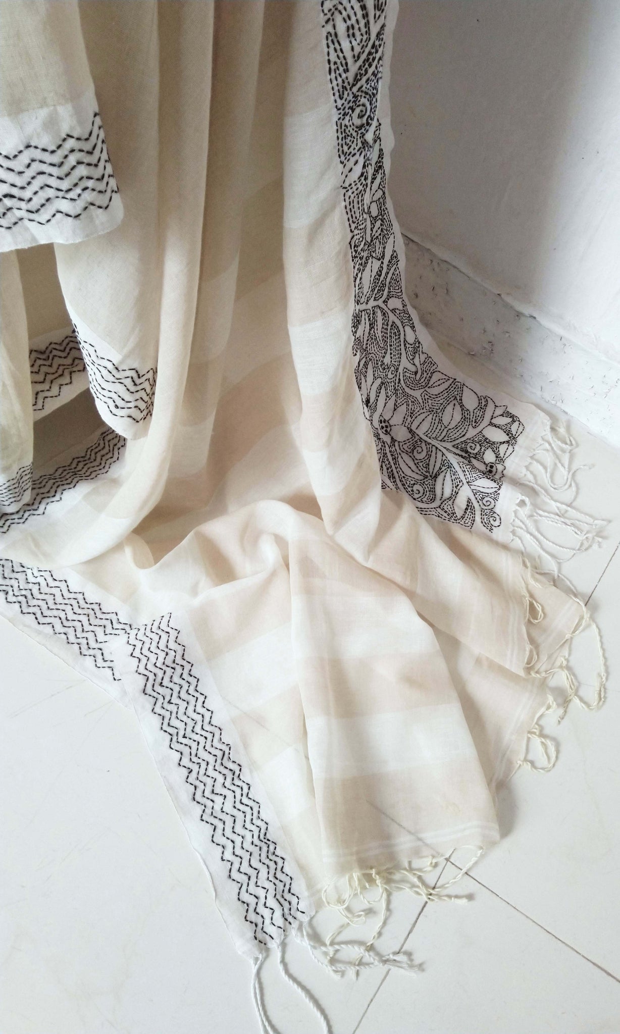 s06 Gulmo Kantha Sari I Fine Kantha Hand Embroidery On Hand Woven Soft Cotton | Made To Order In 15 - 20 Working Days