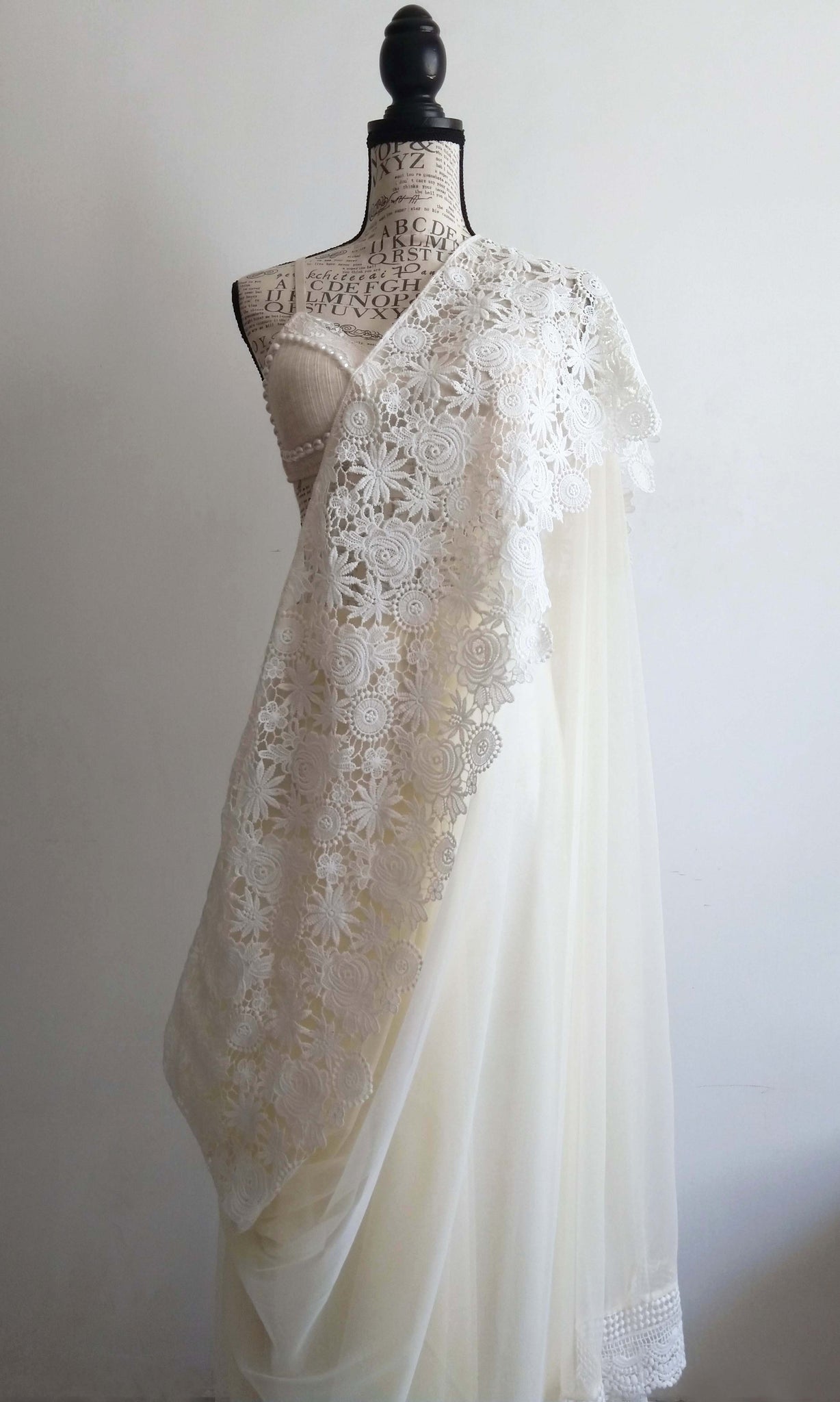 e40 Archaic Crocheted Tulle Sari | Crocheted Soft Tulle