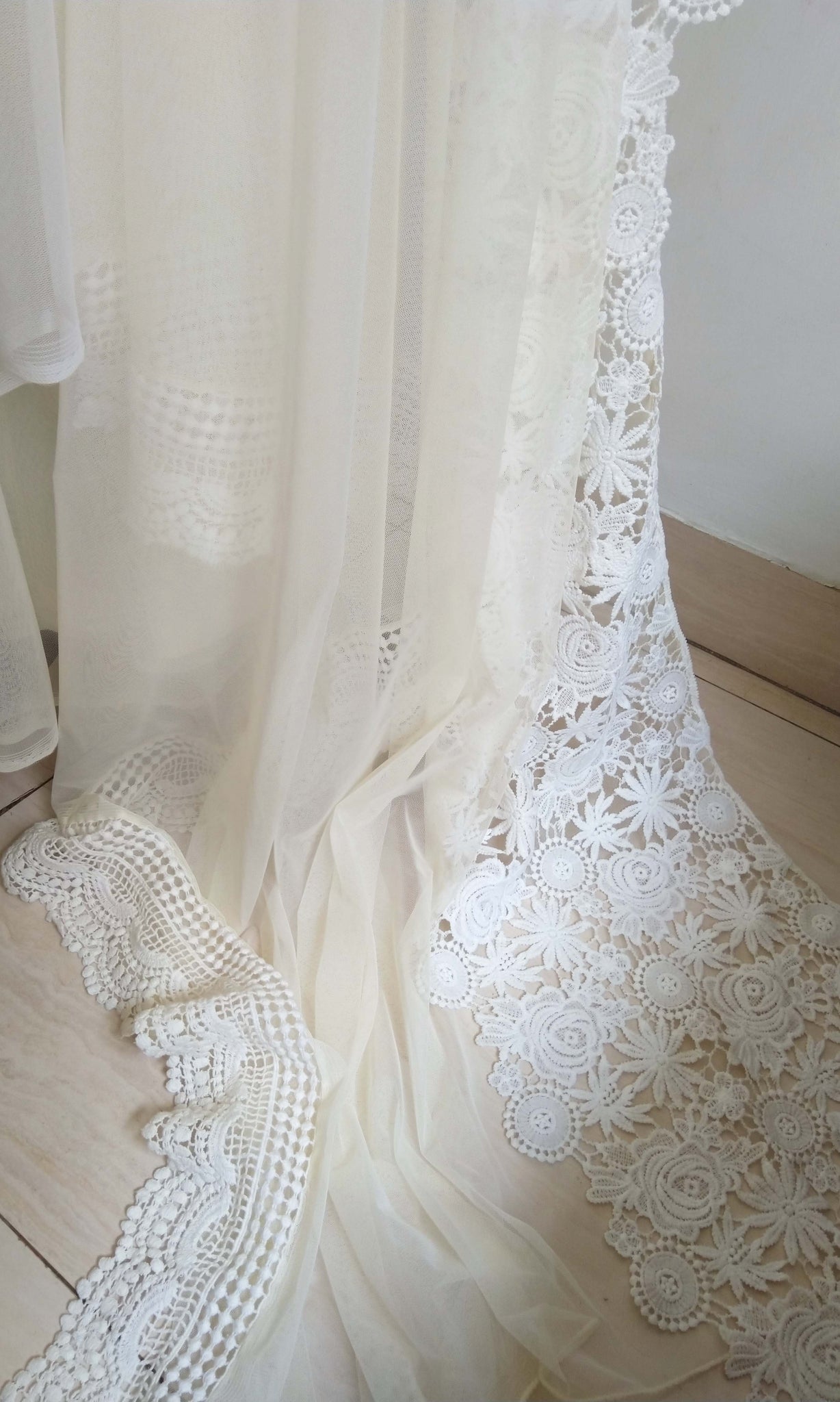 e40 Archaic Crocheted Tulle Sari | Crocheted Soft Tulle