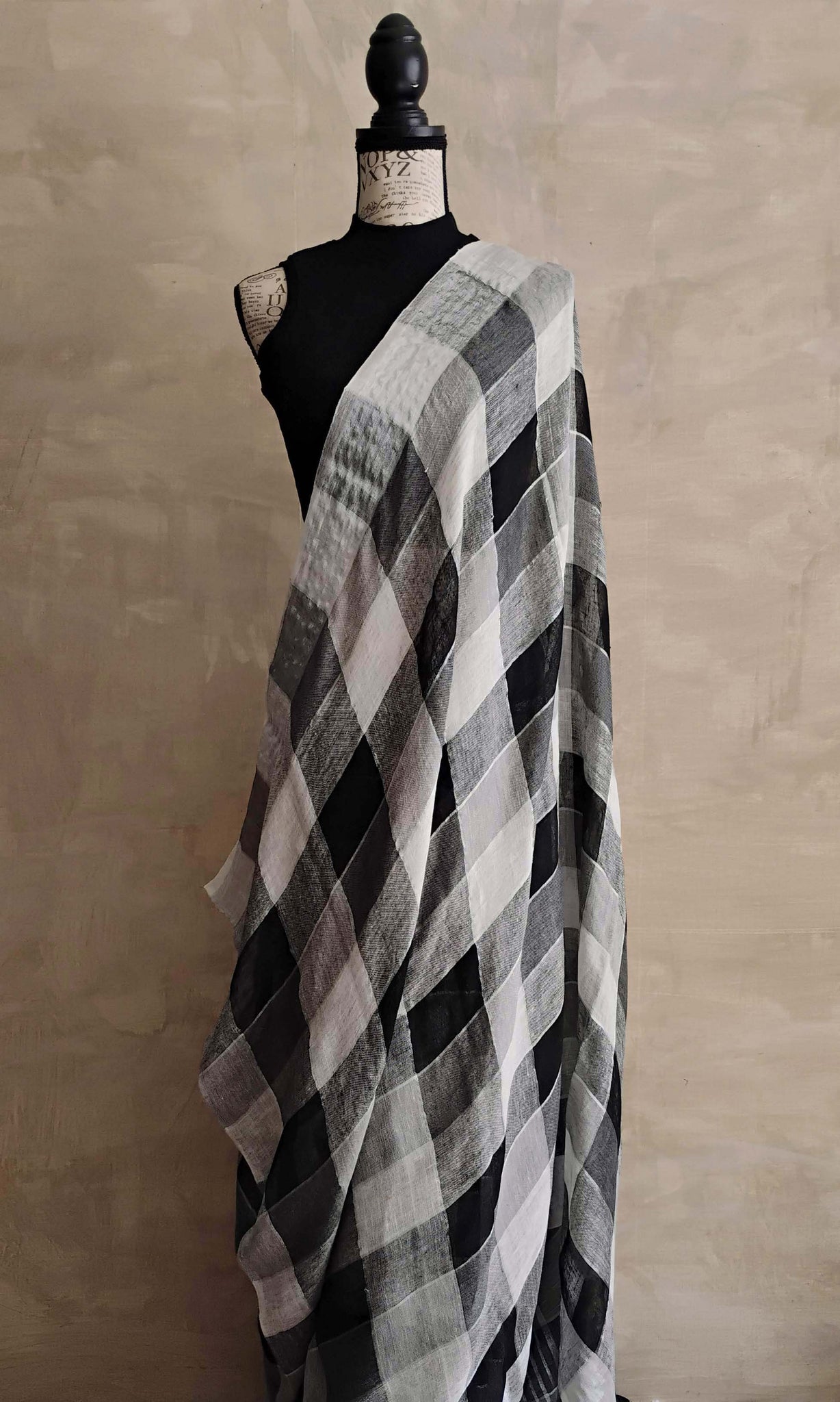 a20 Ida Sari | Soft Linen & Silver Zari | Ready To Ship