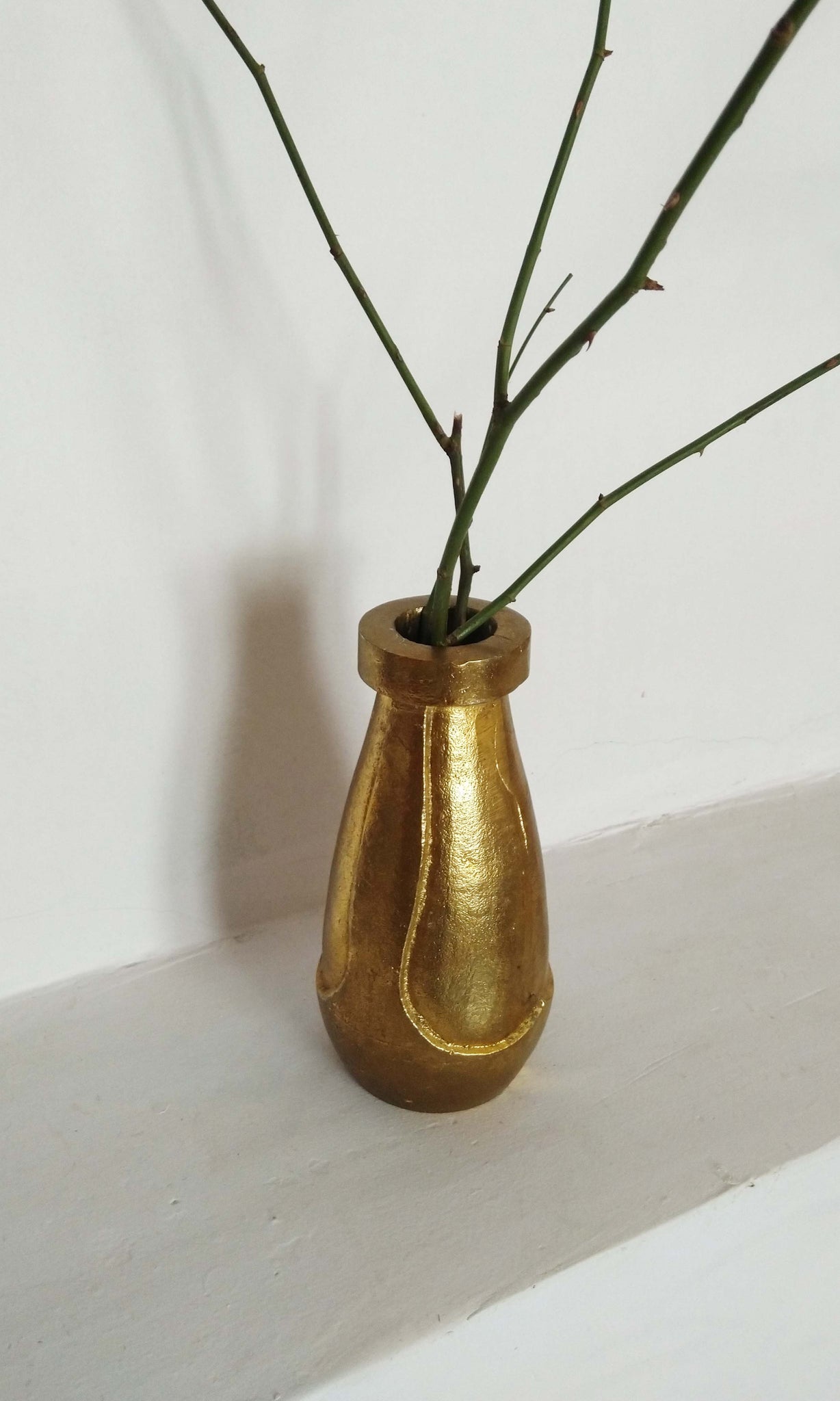 v25 Metallic Vase | Fine Crafted Metal Alloy In Matte Gold