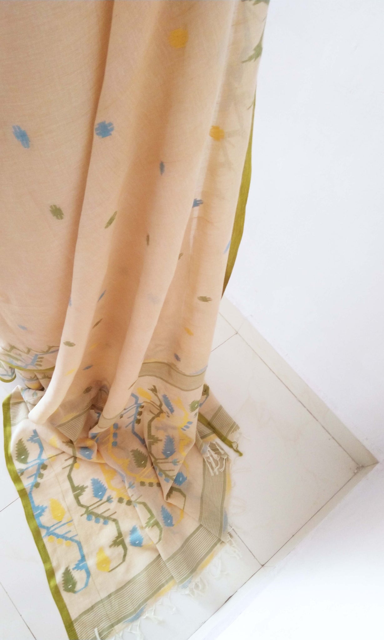 g15 Old Weave Jamdani Sari I Hand Woven Soft Cotton Mulmul