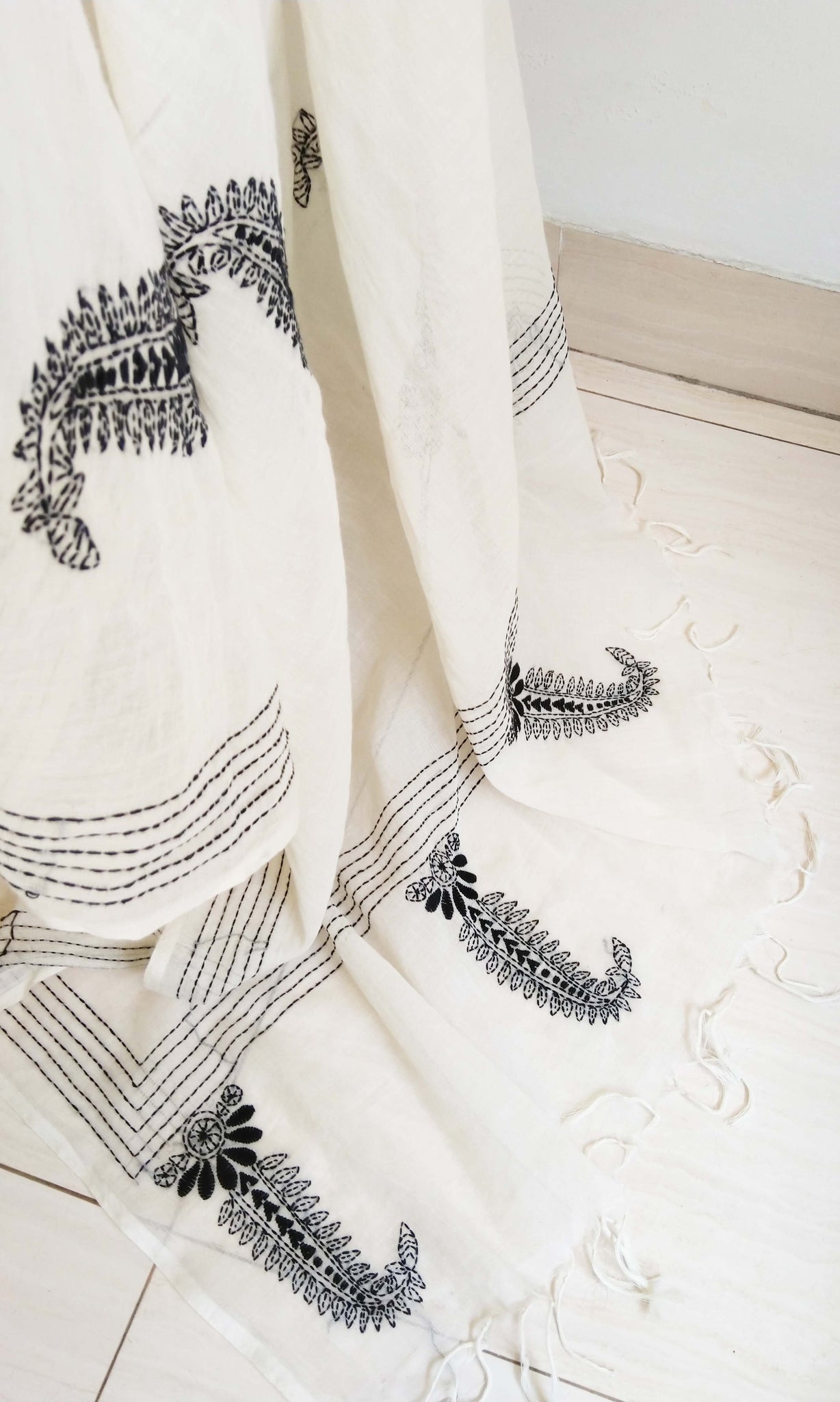 s20 Sarpech Kantha Sari I Fine Kantha Hand Embroidery On Soft Hand Woven Cotton